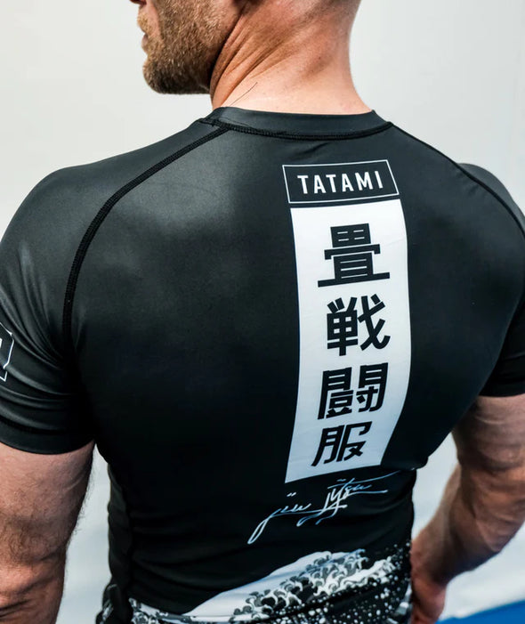 Tatami Kanagawa Short Sleeve Rash Guard black for BJJ MMA Muay Thai training with Japanese wave design