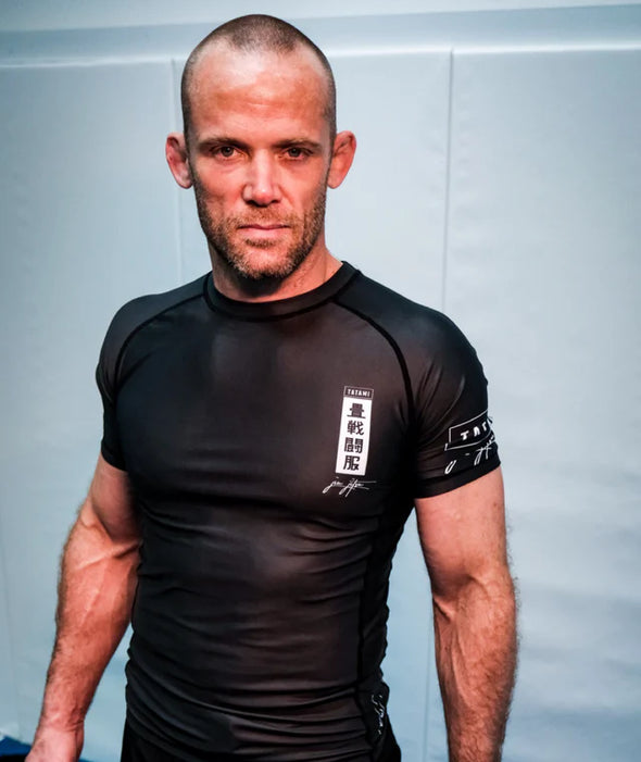 Tatami Kanagawa Short Sleeve Rash Guard black for BJJ MMA Muay Thai training with Japanese wave design